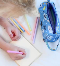 A Little Lovely Company Penalhuse></noscript>Penalhus - Pirates