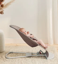 BabyBjörn Stole|Møbler|Skråstol - Bliss - Petal Quiltet - Sandgrå