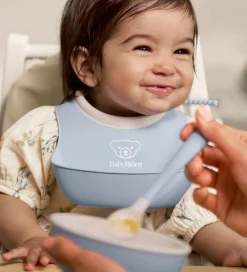 BabyBjörn Spisesæt|Hagesmække>Spisesæt - 3 Dele - Pastelblå