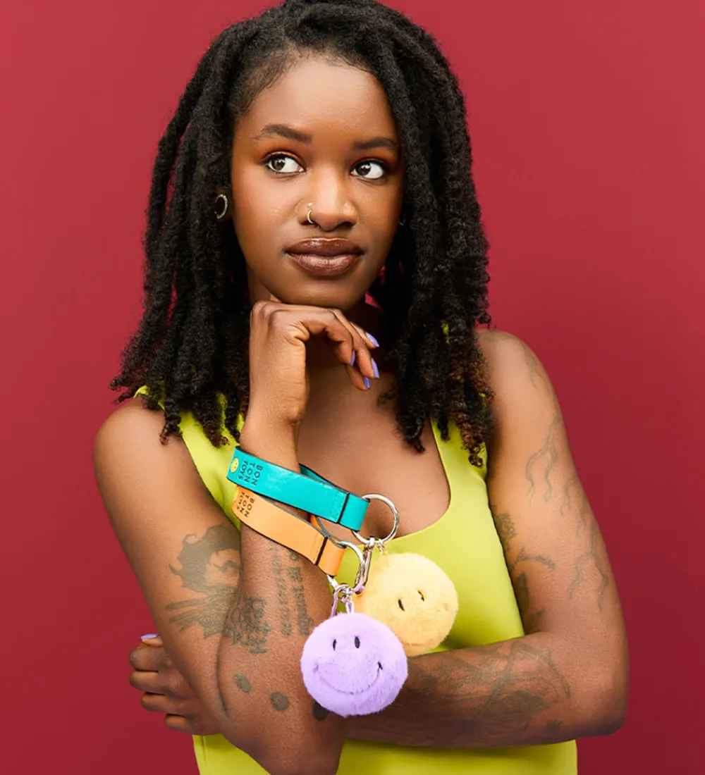 Bon Ton Toys Nøgleringe|Nøglering - 7 cm - Smiley ECO Fuzzy Bag Charm - Yel