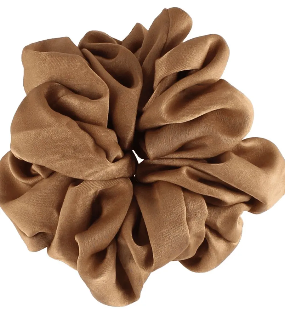 By Stær Scrunchies|Hårelastikker|Scrunchie - Isabella - Gylden Brun