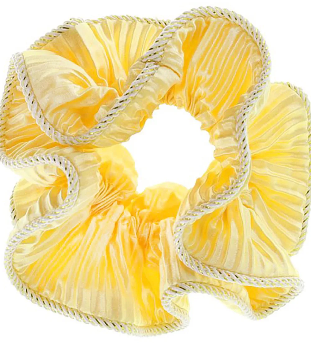 By Stær Scrunchies|Scrunchie - Lilje - Satin Pastel Gul