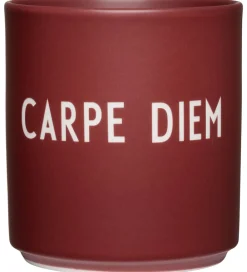 Design Letters Spisetid|Kop Og Tudekop>Kop - Mini - Carpe Diem - Syrrah Burgundy