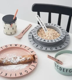 Design Letters Skåle>Skål - Tritan - 15,5 cm - Eat & Learn - Grå