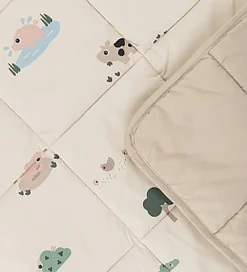 Børn Done by Deer Legetæpper Og Legegulve|Tæpper>Legetæppe - Tiny Farm - 80x100 cm - Sand