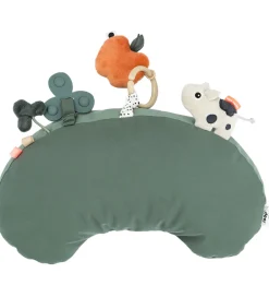 Done by Deer Aktivitetslegetøj|Pude m. Aktivitetslegetøj - Tiny Farm - Grøn