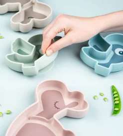 Done by Deer Tallerkener><noscript><img width=