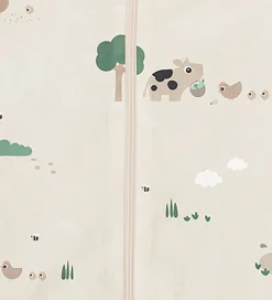 Done by Deer Soveposer|Sovepose - 70 cm - Tiny Farm - Sand