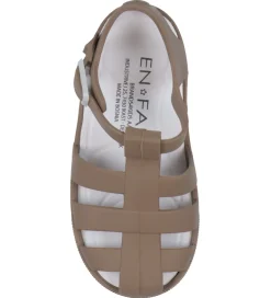 En Fant Badesandaler><noscript><img width=