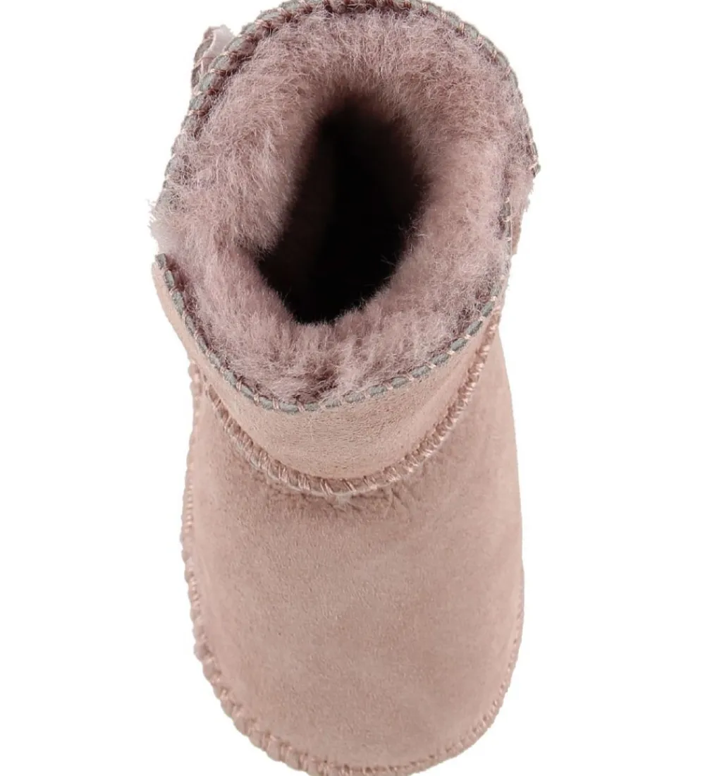 En Fant Skindfutter|Lammeskindsfutter m. For - Rosa