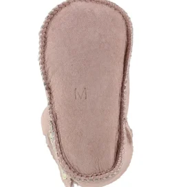 En Fant Skindfutter|Lammeskindsfutter m. For - Rosa