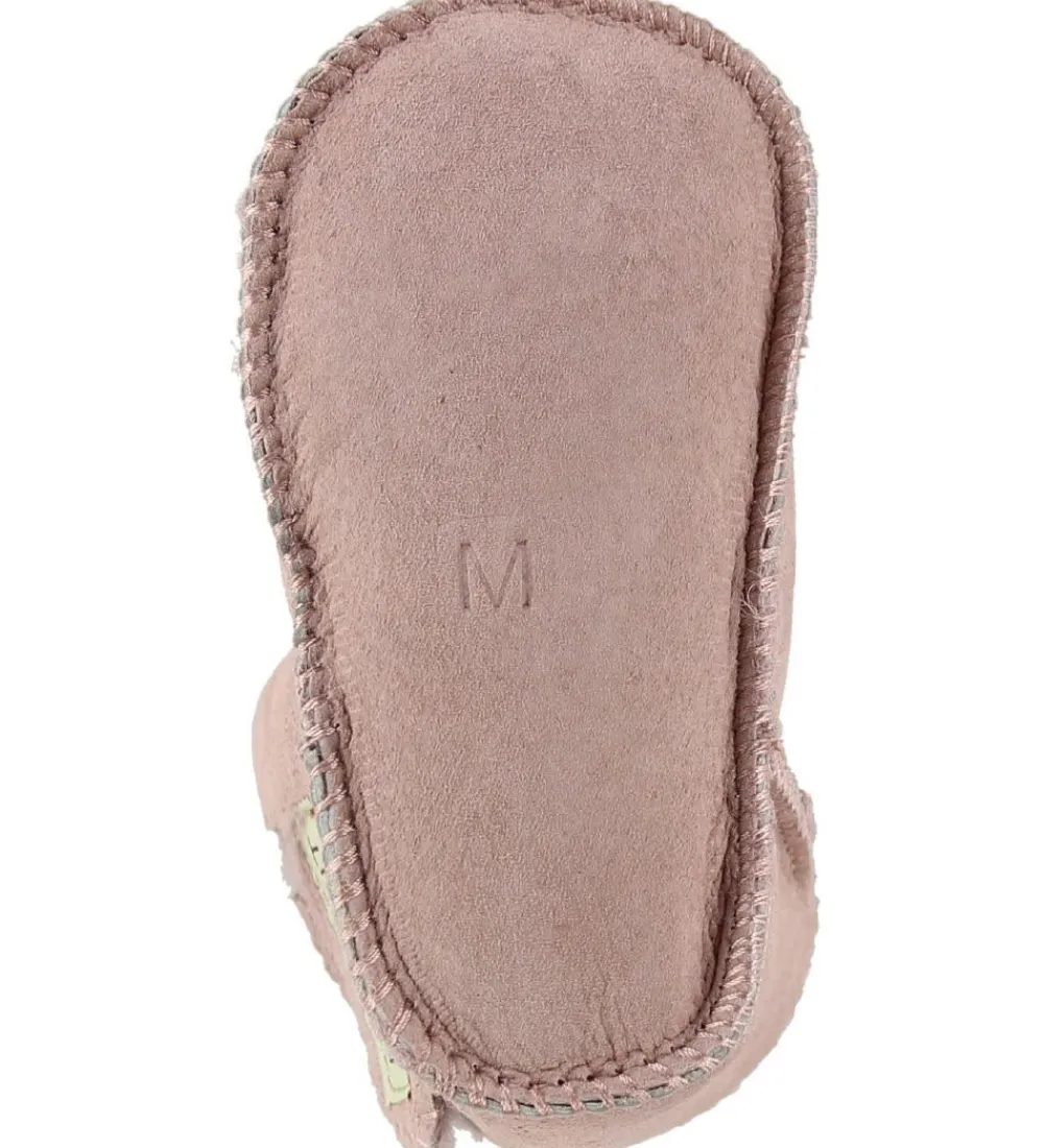 En Fant Skindfutter|Lammeskindsfutter m. For - Rosa