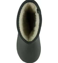 En Fant Gummistøvler><noscript><img width=