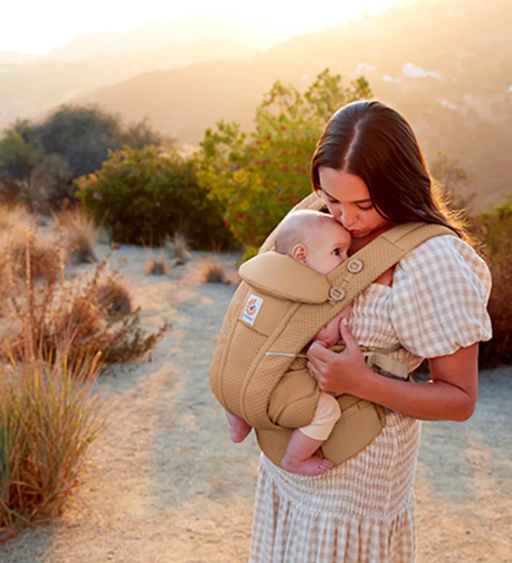 Ergobaby Bæreseler &Amp; Vikler>Bæresele - Omni Breeze - 1 in Airflow - Camel Brown