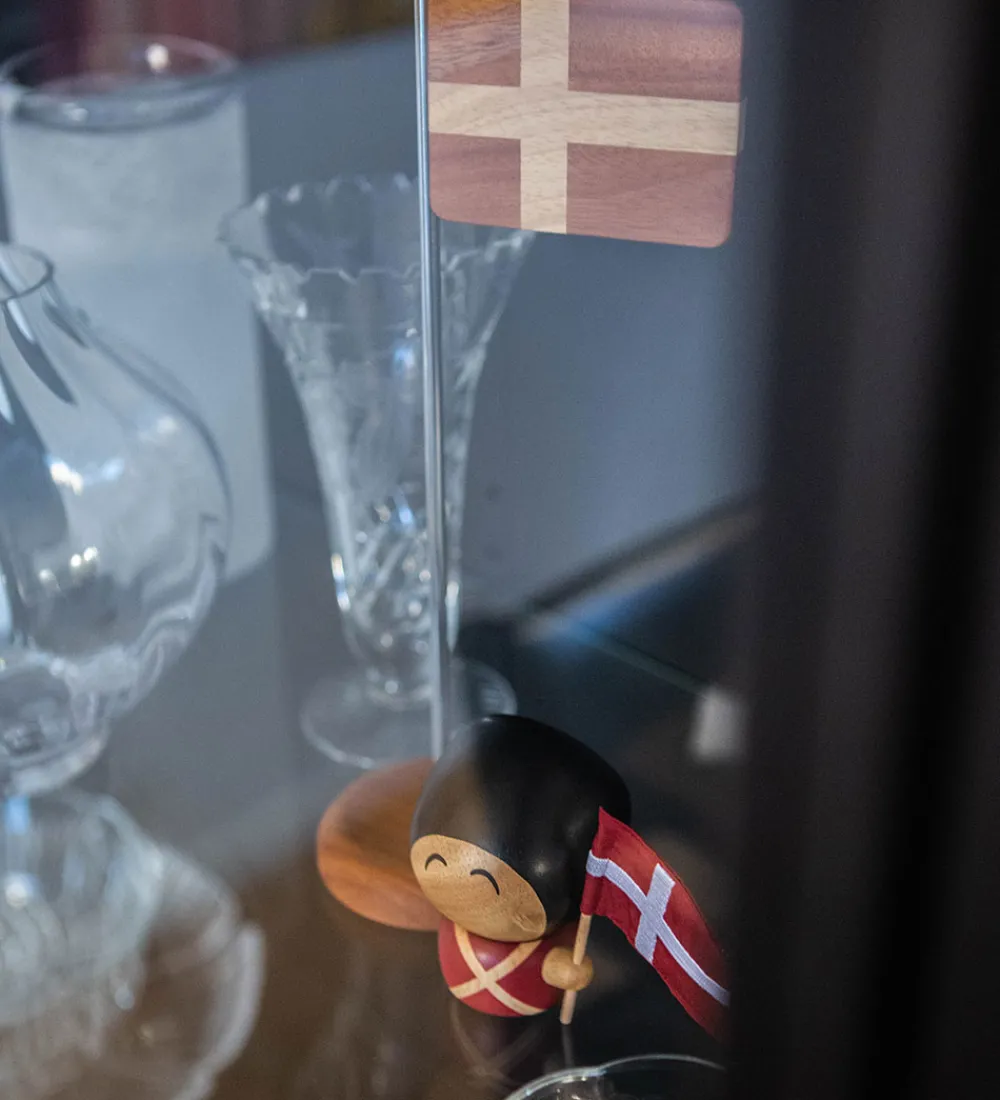 FableWood Pyntefigurer|Garder - Frederik - 7,5 cm - Natur/Rød/Sort