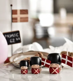 FableWood Pyntefigurer|Garder - Frederik - 7,5 cm - Natur/Rød/Sort