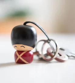 FableWood Nøgleringe>Garder-Nøglering - Vincent - 4 cm - Natur/Rød/Sort