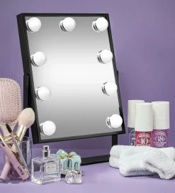 Gillian Jones Spejle><noscript><img width=