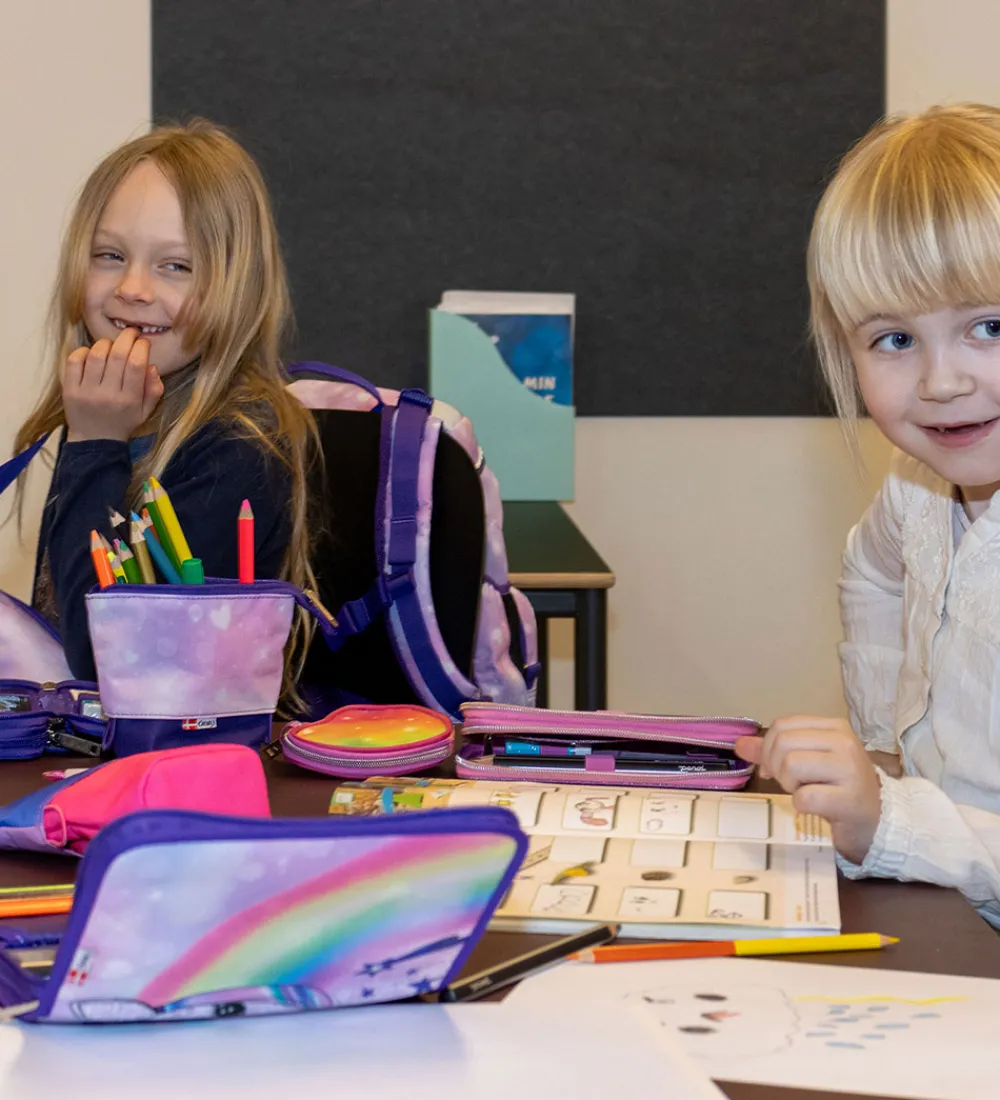 Jeva Penalhuse>Penalhus m. Indhold - Onezip - Unicorn