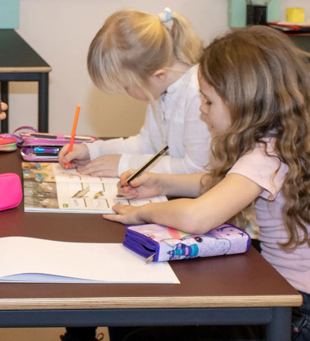 Jeva Penalhuse>Penalhus m. Indhold - Onezip - Unicorn