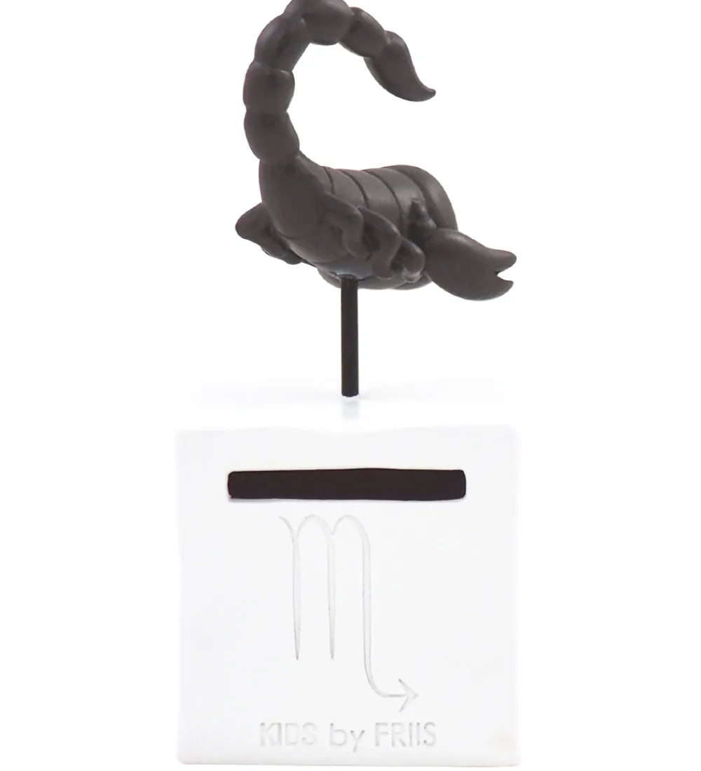 Kids by Friis Sparegrise>Sparebøsse - 6x6x14 cm - Skorpionen