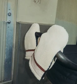 KongWalther Barnevognsudstyr|Barnevognshandsker|Barnevognshandsker - Østerbro - Teddy Creme Blocking