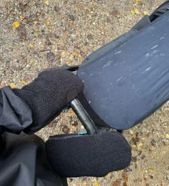 KongWalther Barnevognsudstyr|Barnevognshandsker|Barnevognshandsker - Østerbro - Black teddy