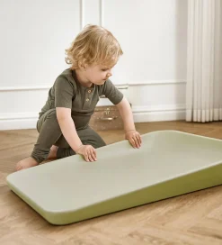 Leander Pusletid|Puslepuder Og -Underlag|Matty Puslepude - Olive