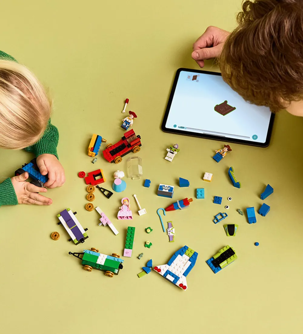 LEGO® Lego®|Konstruktionslegetøj>Disney - Toy Story-fejring: Tog og fje... 43264 - 206 Dele