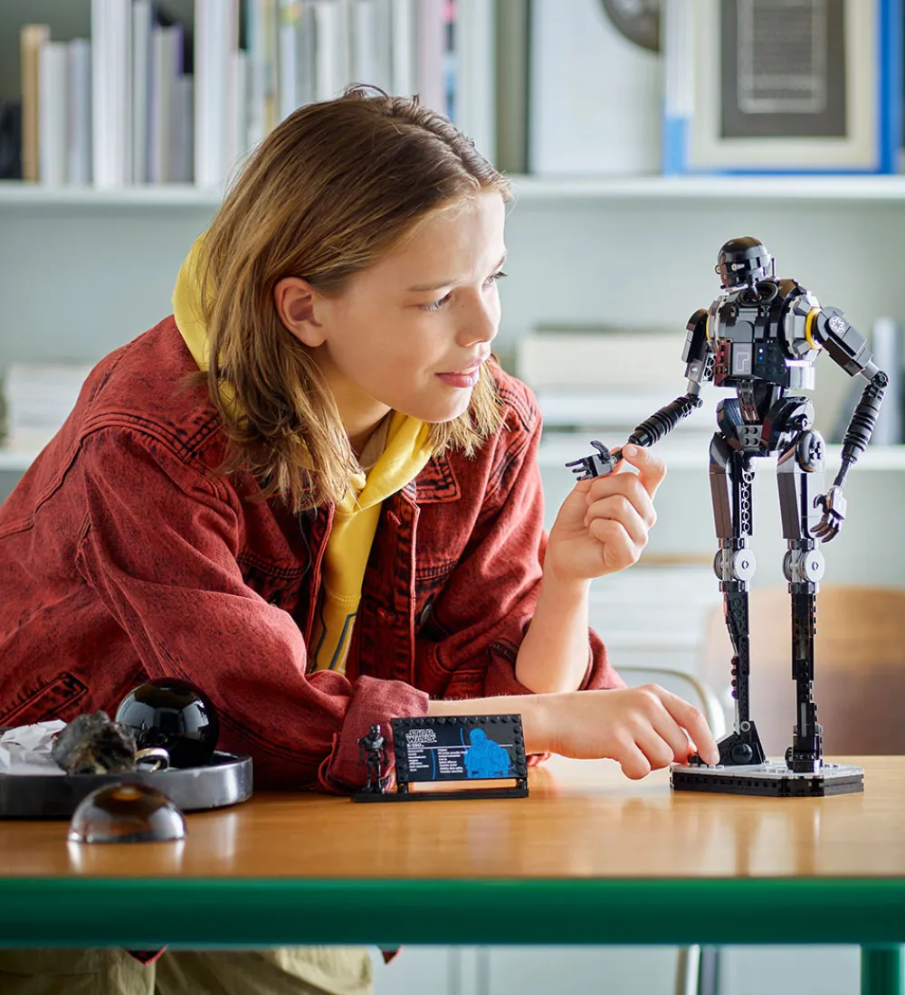 LEGO® Konstruktionslegetøj|Byg Og Klodser>Star Wars - Andor K-250 Sikkerhedsdroide 75434 - 845 Dele