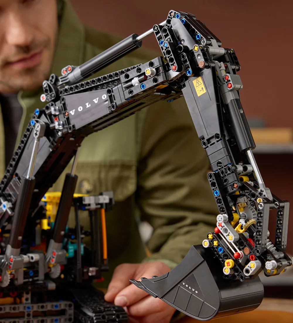 LEGO® Lego®|Konstruktionslegetøj>Technic - Volvo EC500 Hybrid Gravemaskine 42215 - 2359 Del