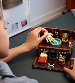 LEGO® Lego®|Konstruktionslegetøj|Wednesday - Tings Lejlighed 76785 - 828 Dele