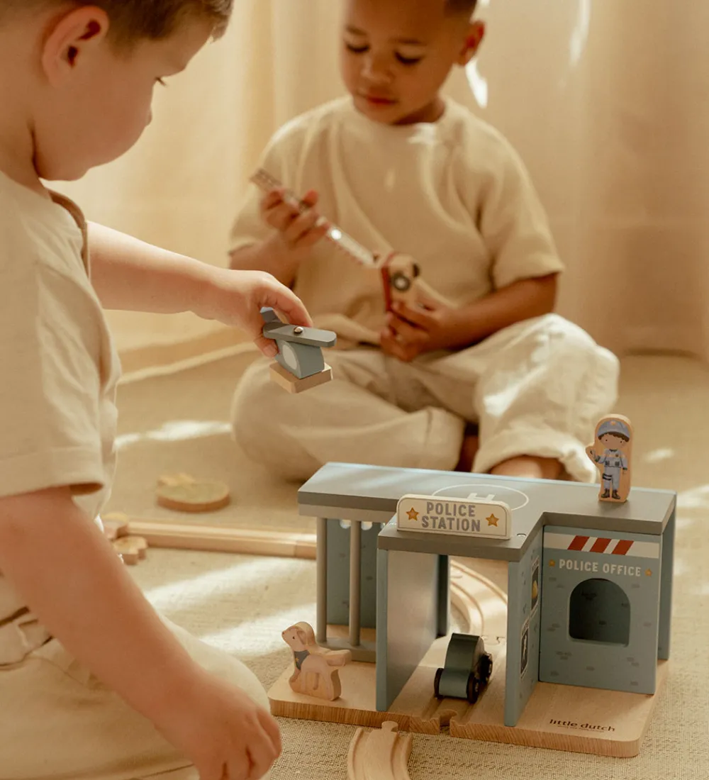 Little Dutch Trælegetøj|Figurer>Politistation - Træ - Blå