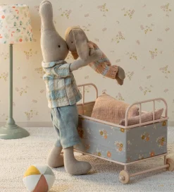 Maileg Dukker Og Tilbehør>Kanin - Micro - Strikket Dragt - Brun/Støvet Rosa