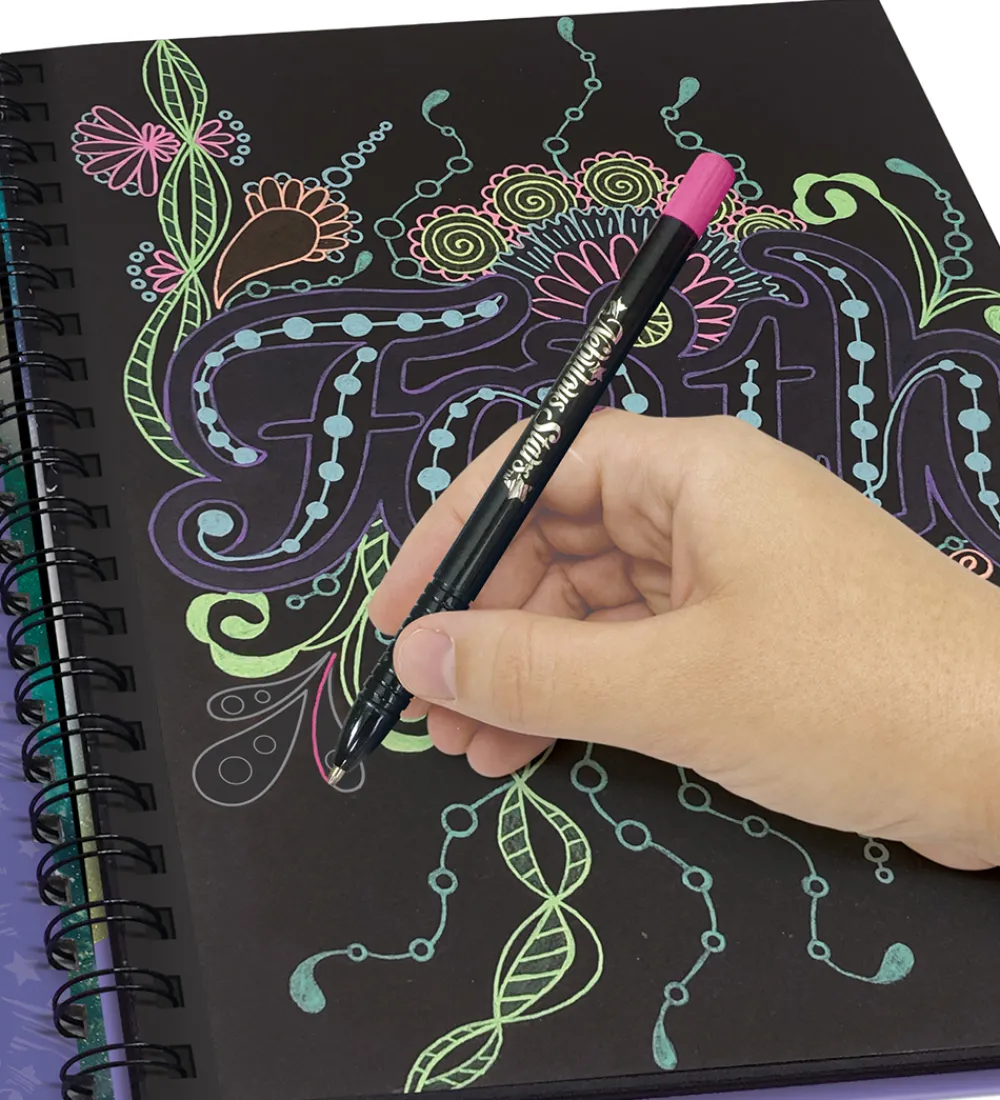 Nebulous Stars Malebog|Malebog m. Tuscher - Sorte Sider - Coralia