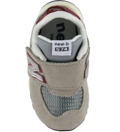 Børn New Balance Sneakers|Børnesko Og Babysko></noscript>Sko - 574 - Arid Stone/Monarch Burgundy