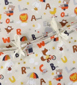 Nørgaard Madsens Sovetid|Sengetøj>Sengetøj - Junior - Beige m. Alfabet