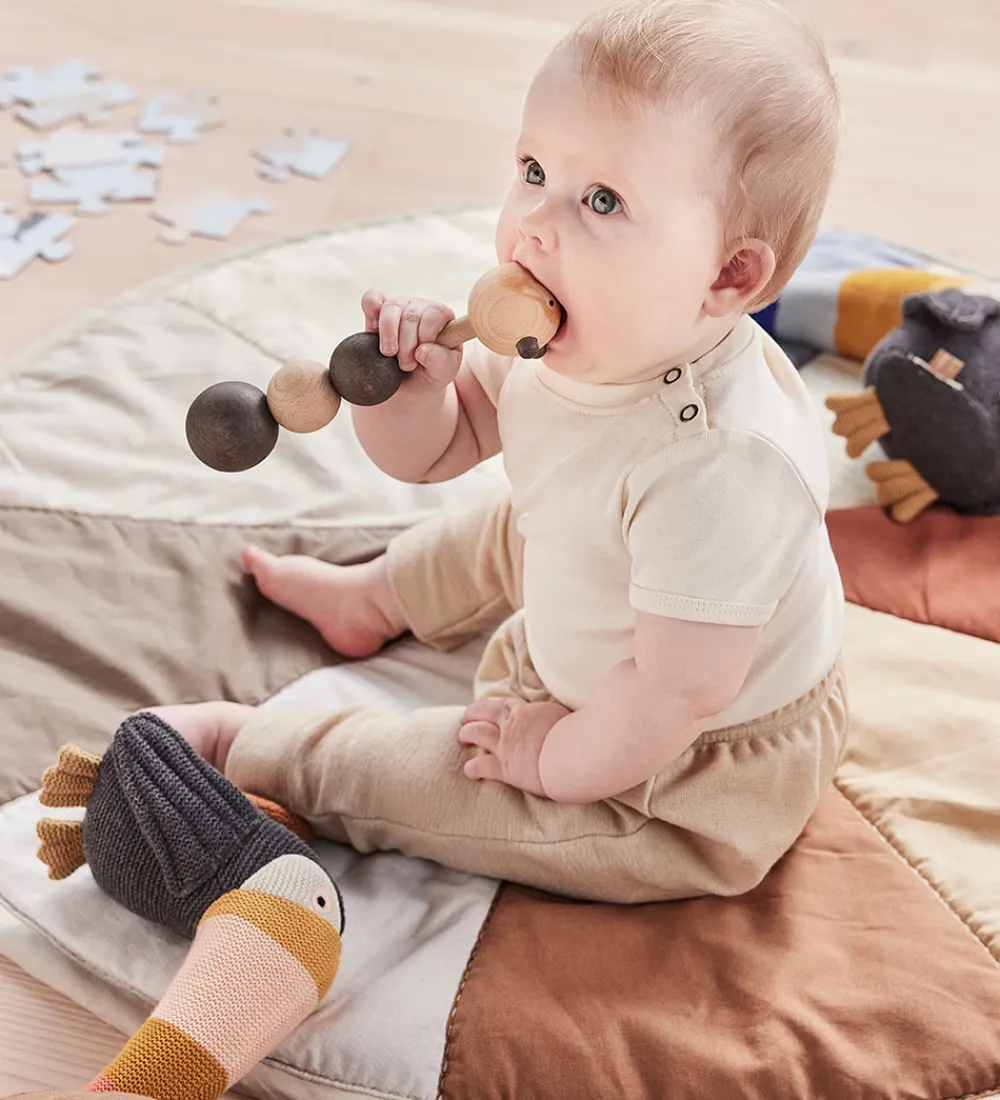 OYOY Gribelegetøj|Babylegetøj>Rangle - Træ - Larva - Nature