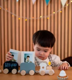 PlanToys Fødselsdagstoge|Trælegetøj - Fødselsdagstog - Træ