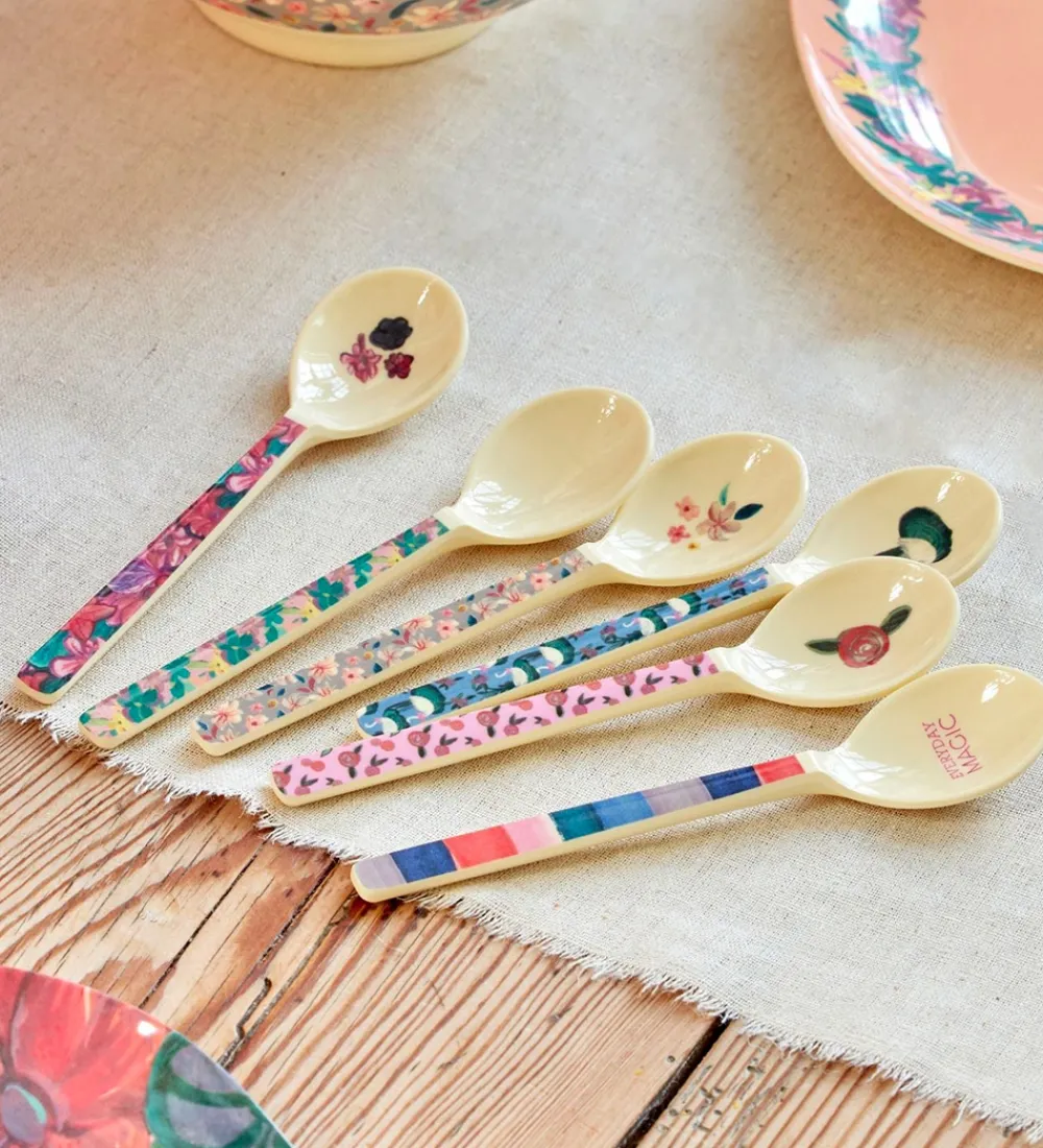 Børn Rice Børnebestik|Babyskeer>Ske - Melamin - Tea - Koral/Hilma Forever