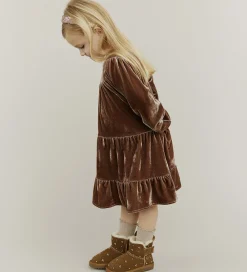 Børn Sofie Schnoor Kjoler></noscript>Kjole - Velour - SelineSB - Brun