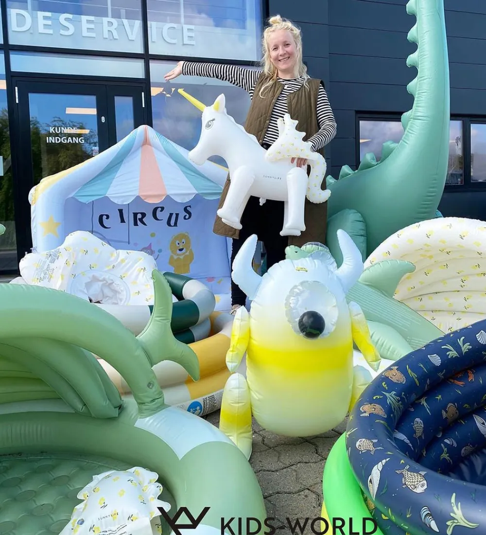 SunnyLife Strandlegetøj|Badedyr>Oppustelig Sprinkler - 50x70 cm - Monty The Monster