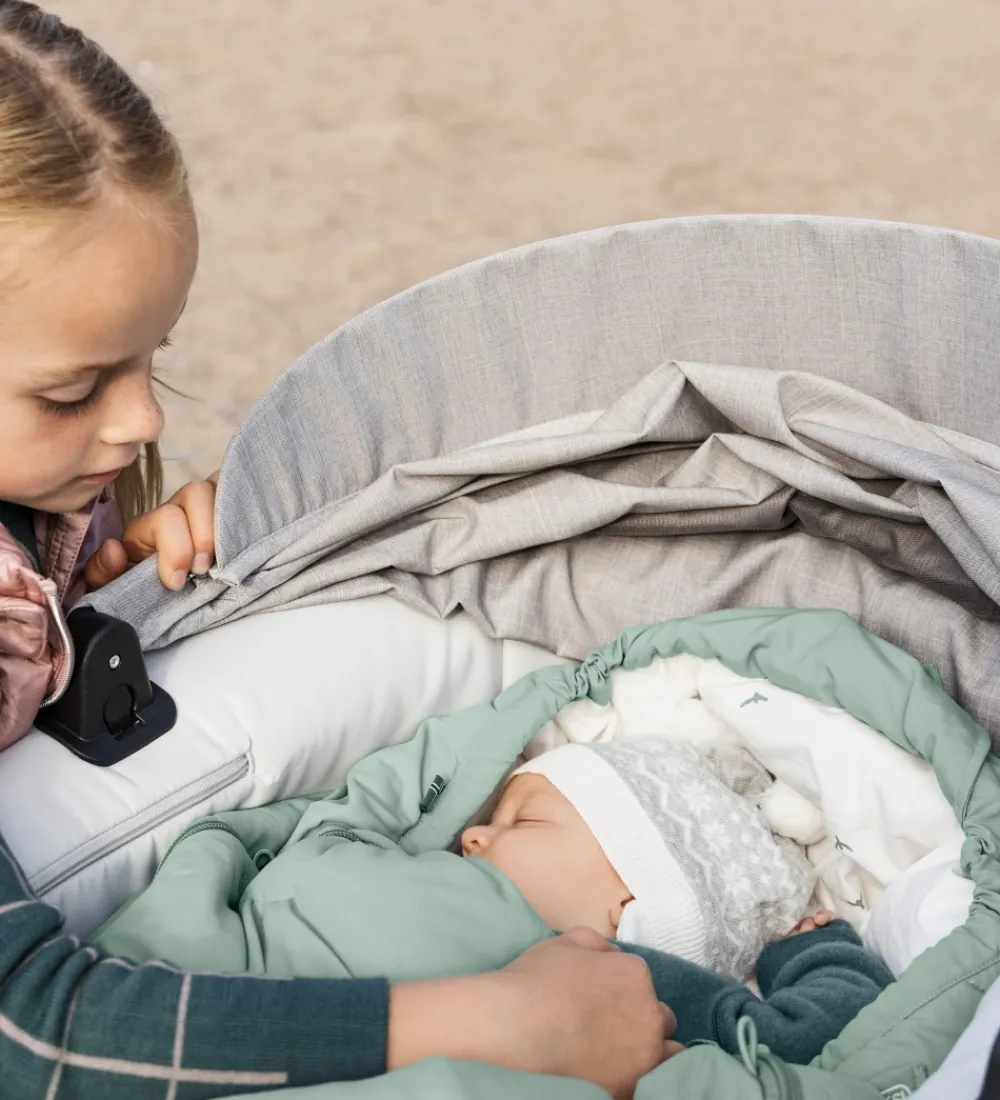 Voksi Køreposer>Kørepose - Explorer - Dusty Green Flying